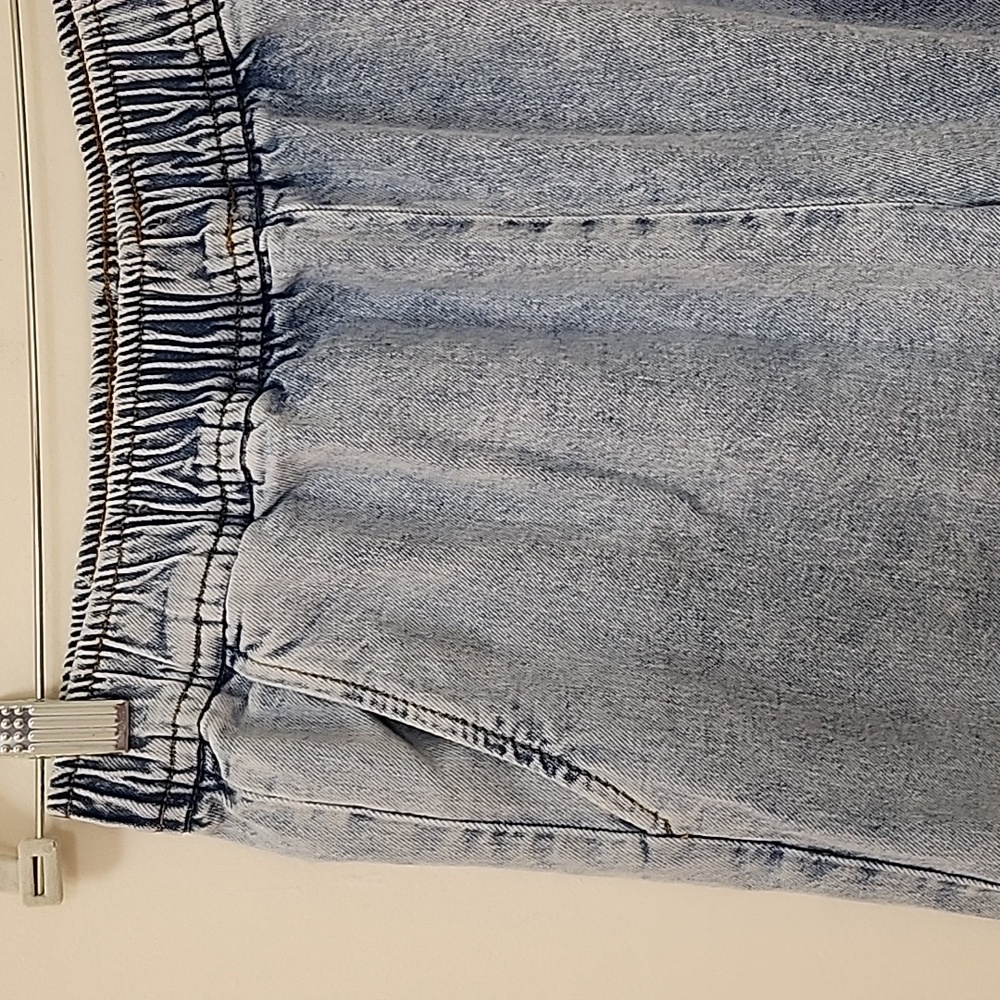 WeWoreWhat Light Wash Blue Wide Leg Jeans - Picture 7 of 16